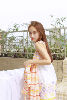 女士妆前乳大全图片